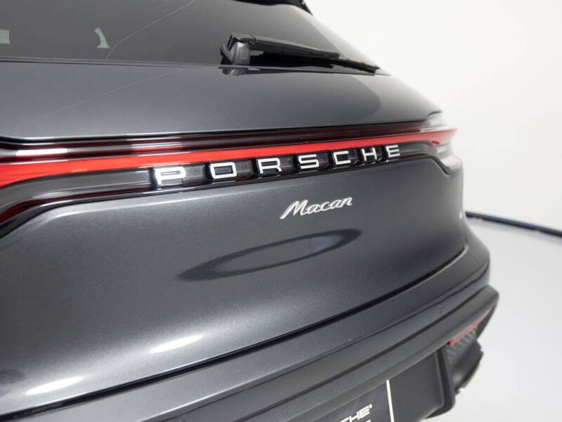 2025 Porsche Macan