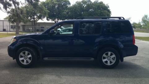 2012 Nissan Pathfinder for sale at Gas Buggies in Labelle FL