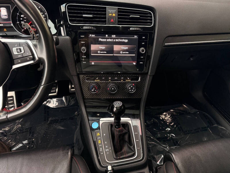 2021 Volkswagen Golf GTI SE