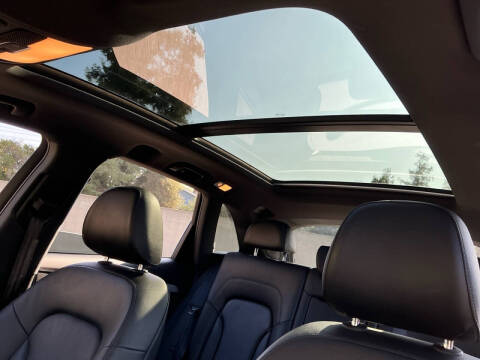 2011 Audi Q5 3.2 quattro Premium Plus