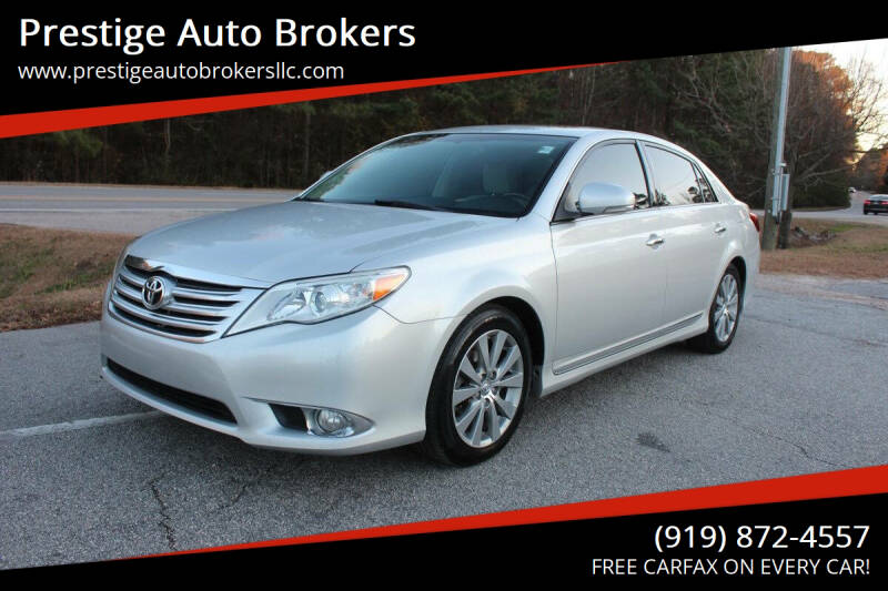 2011 Toyota Avalon Limited's photo