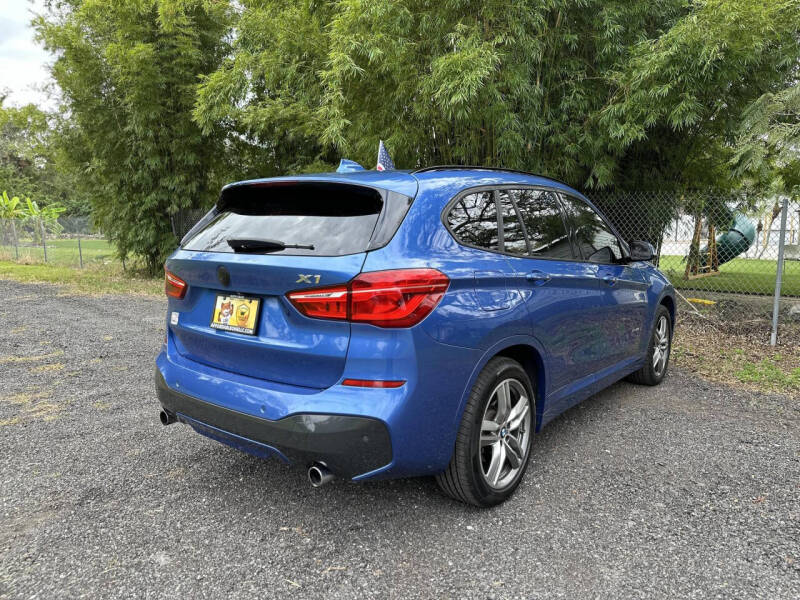 2017 BMW X1 28i photo 4