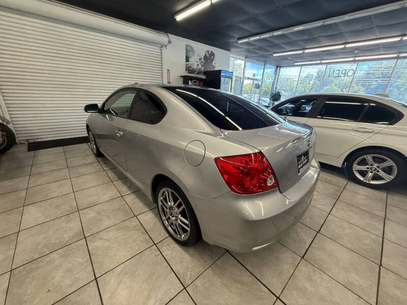 2005 Scion tC