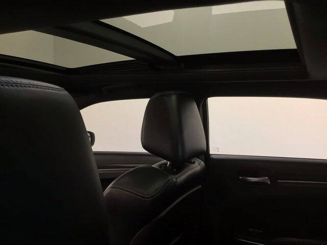 2012 Chrysler 300 SRT8