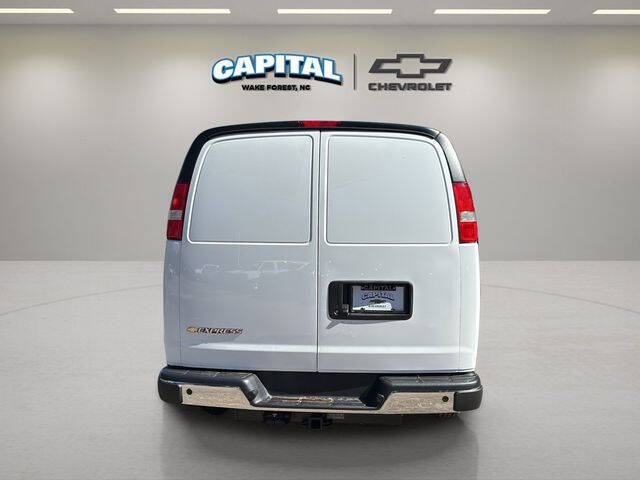 2025 Chevrolet Express 2500