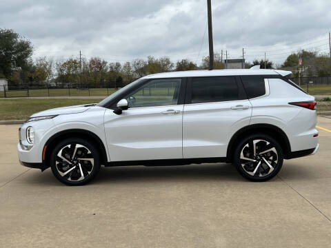 2023 Mitsubishi Outlander SE