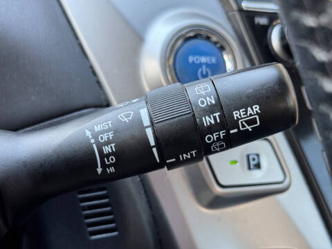 2017 Toyota Prius v Four