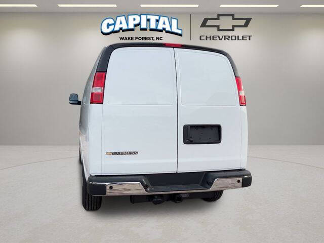 2025 Chevrolet Express 2500
