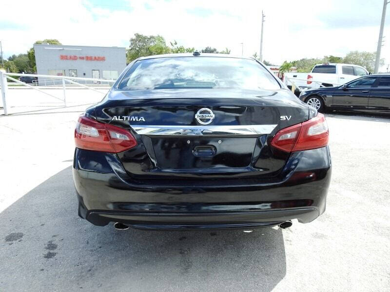 2018 Nissan Altima  - $13,900