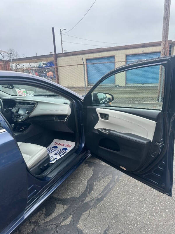 2018 Toyota Avalon Hybrid XLE Premium