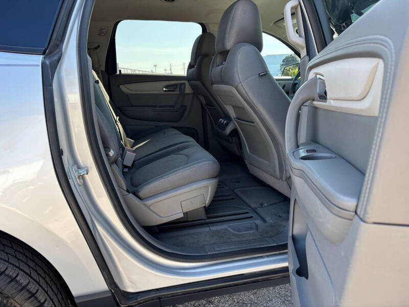 2017 Chevrolet Traverse LS