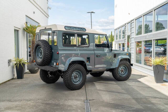 1995 Land Rover Defender 14