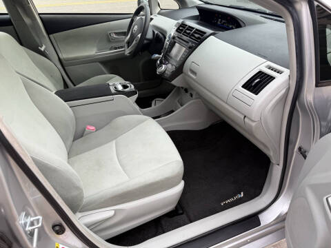 2012 Toyota Prius v Five