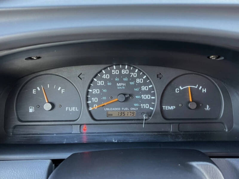 1998 Nissan Frontier XE