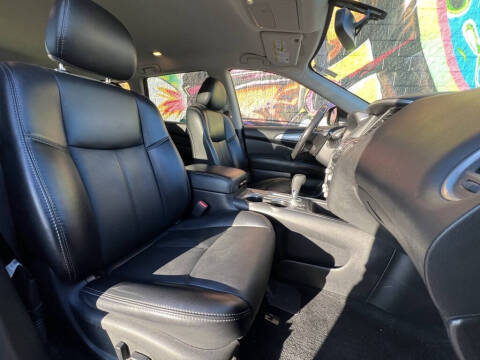 2019 Nissan Pathfinder SL