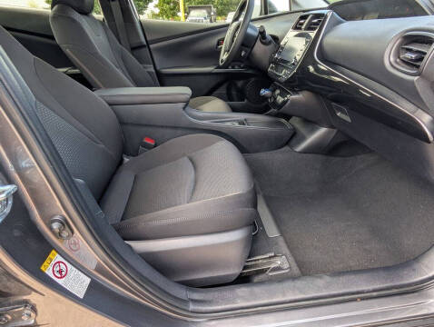 2021 Toyota Prius LE