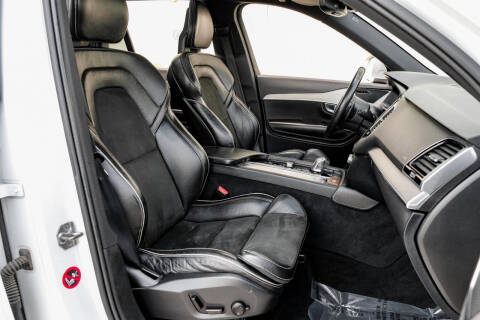 2016 Volvo XC90 T8 eAWD R-Design