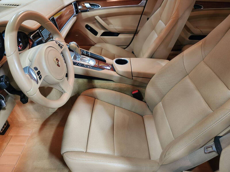 2014 Porsche Panamera 4