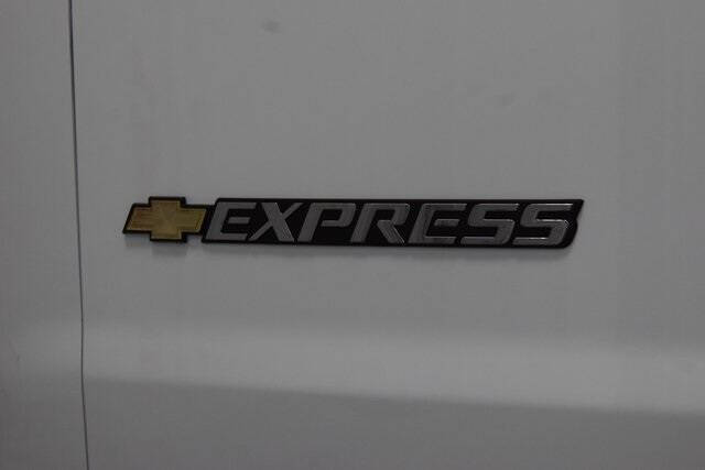 2025 Chevrolet Express 2500