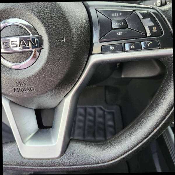 2022 Nissan Kicks SV