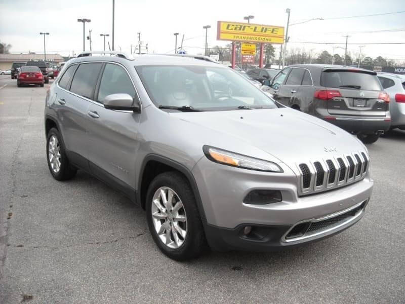 2015 Jeep Cherokee for sale at Luxury Auto Sales, Inc in Norfolk, VA