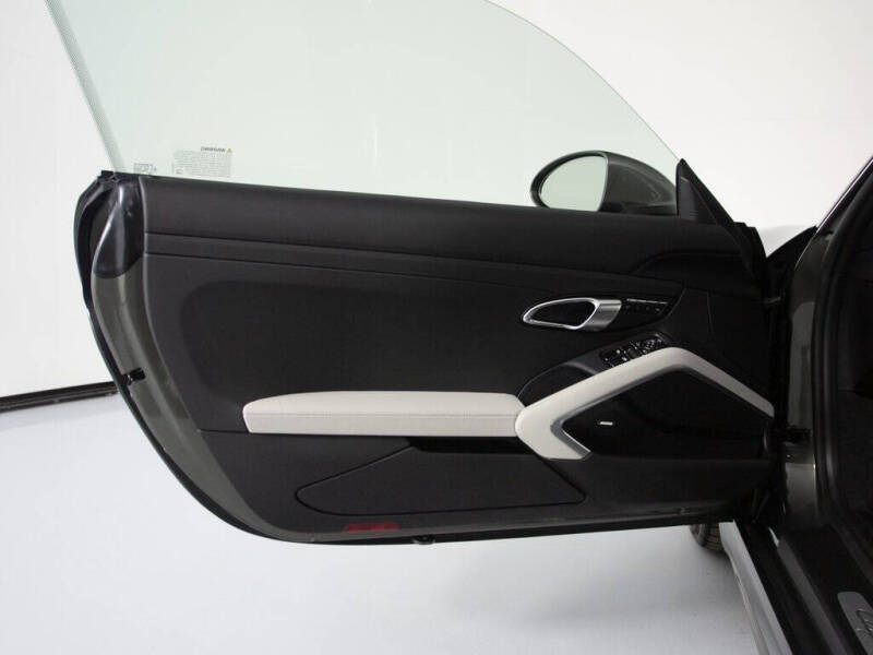 2025 Porsche 718 Cayman