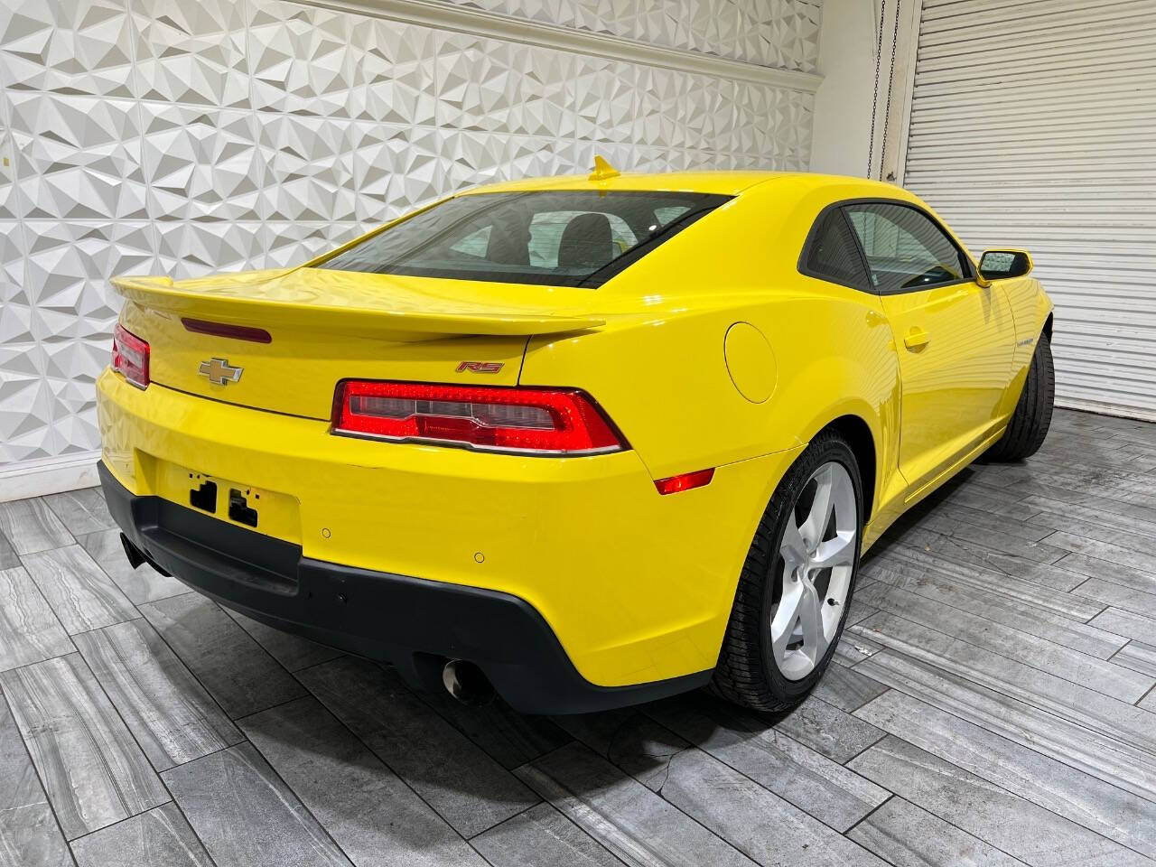 2015 Chevrolet Camaro 2LT photo 16