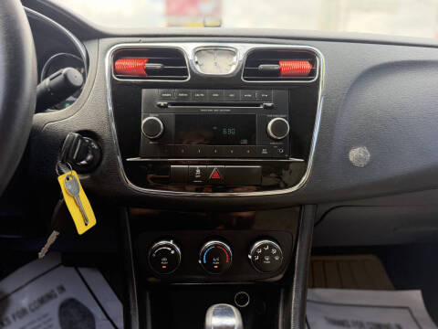 2013 Chrysler 200 LX
