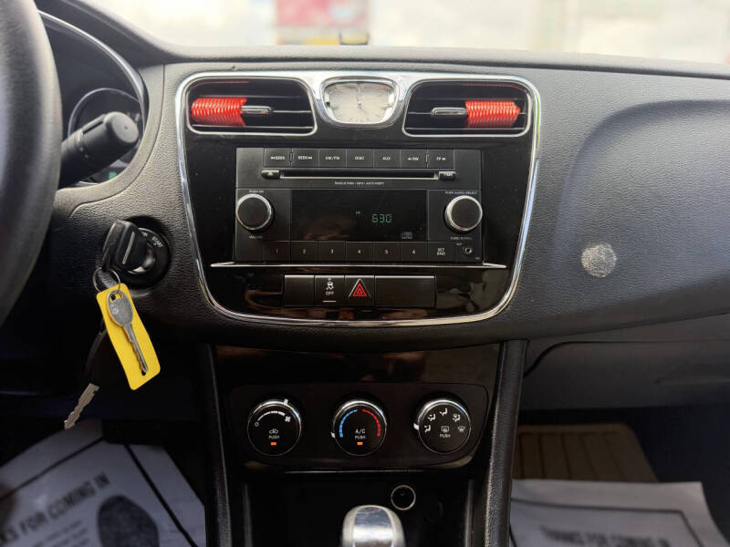 2013 Chrysler 200 LX