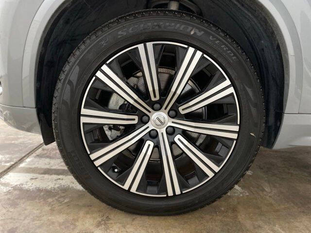 2025 Volvo XC90 B5 Core Bright Theme