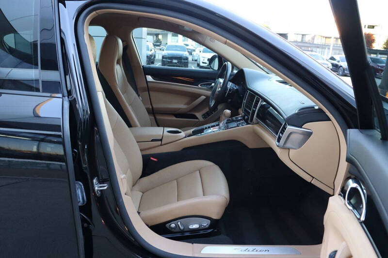 2016 Porsche Panamera Edition