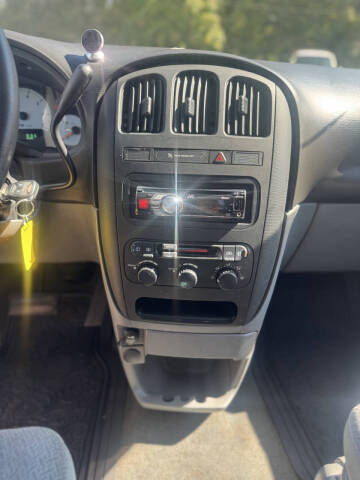 2005 Dodge Grand Caravan SE