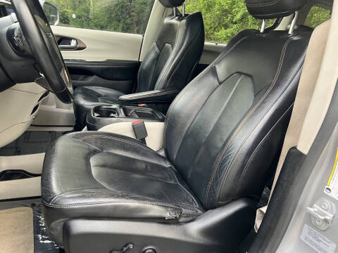 2017 Chrysler Pacifica Touring Plus