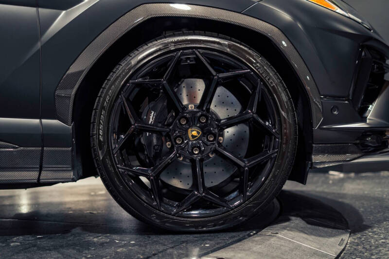 2023 Lamborghini Urus Performante