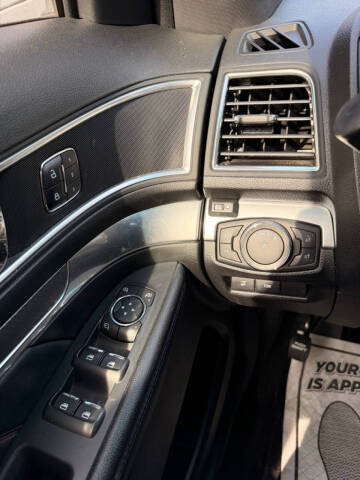 2017 Ford Explorer Sport