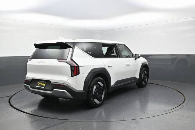 2024 Kia EV9 Light Long Range