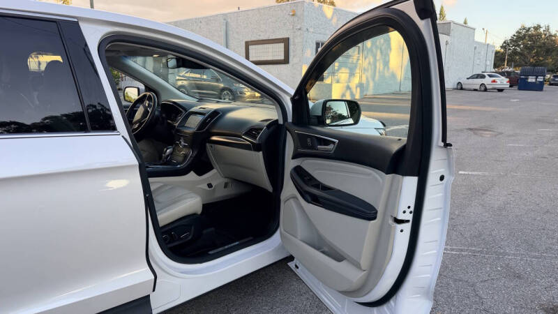 2017 Ford Edge Titanium