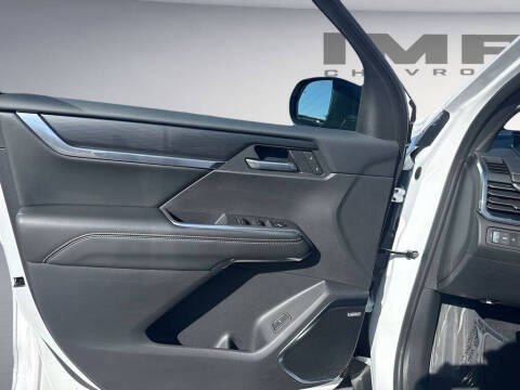 2025 GMC Acadia Elevation