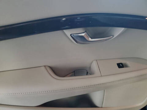 2016 Volvo XC70 T5 Drive-E Platinum