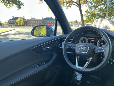 2025 Audi Q7 quattro Premium Plus 55 TFSI