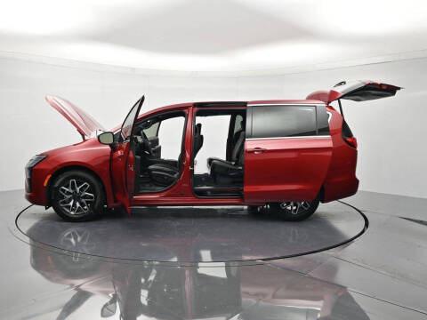 2027 Chrysler Pacifica Limited