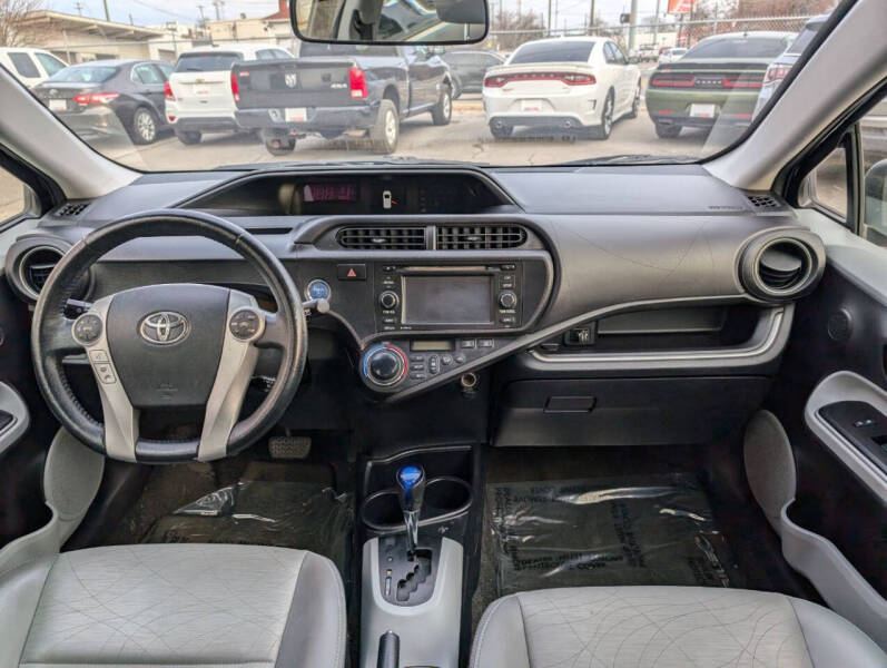 2014 Toyota Prius c Four
