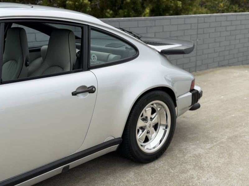 1989 Porsche 911 Carrera