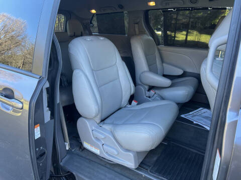 2017 Toyota Sienna LE 7-Passenger