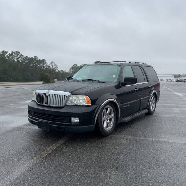 2005 Lincoln Navigator for sale at D & G New Beginnings Used Auto Sales LLC in Geneva AL