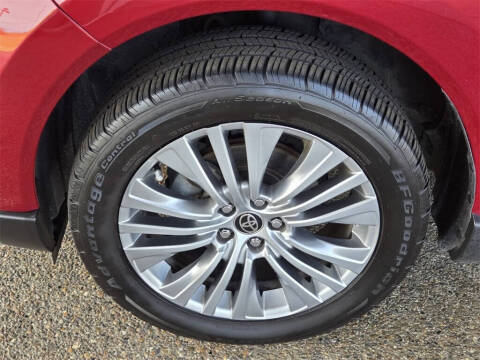 2023 Toyota Venza XLE