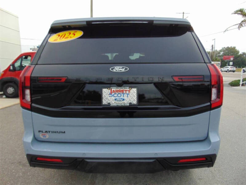 2025 Ford Expedition Platinum