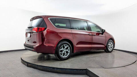 2017 Chrysler Pacifica Touring Plus