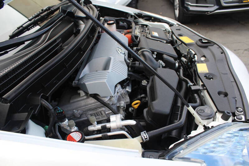 2014 Toyota Prius Plug-in Hybrid