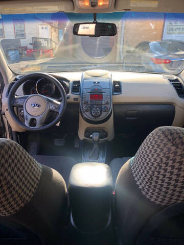 2011 Kia Soul +